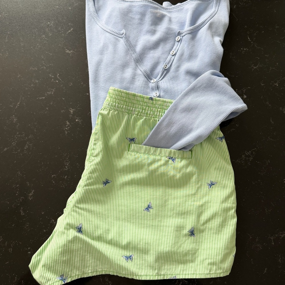 Gap GapBody Sleep Shorts and Top M - Picture 3 of 3